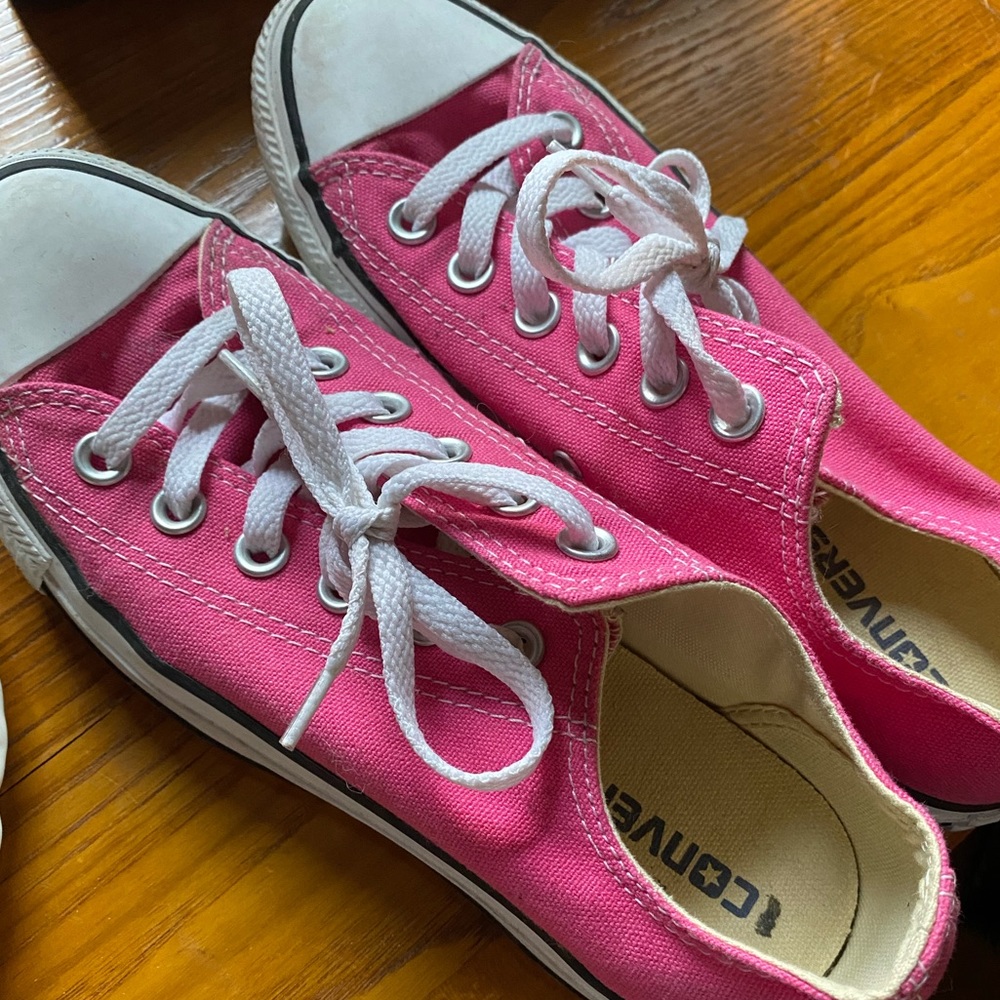 Hot pink converse